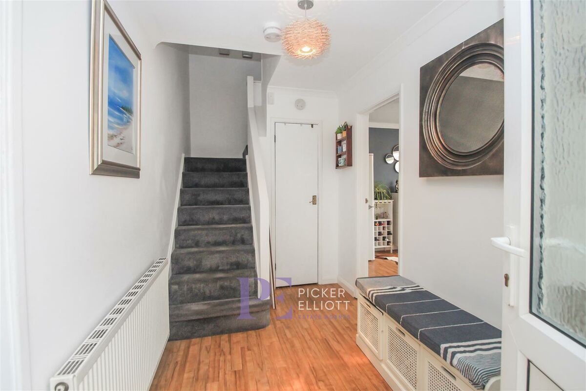 Boyslade Road, Burbage • Picker Elliott • 32525536